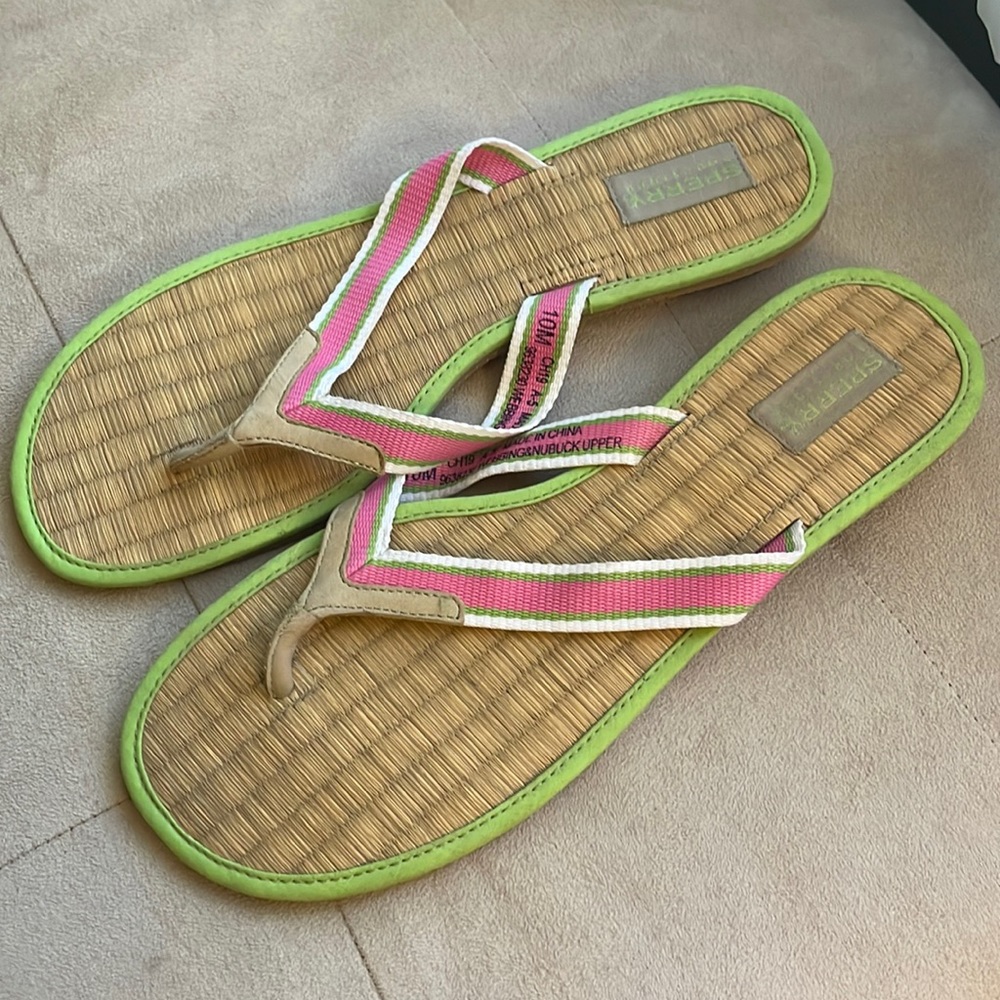 EUC Sperry flip flops